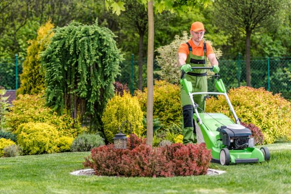 Commercial Yard Maintenance in Mequon